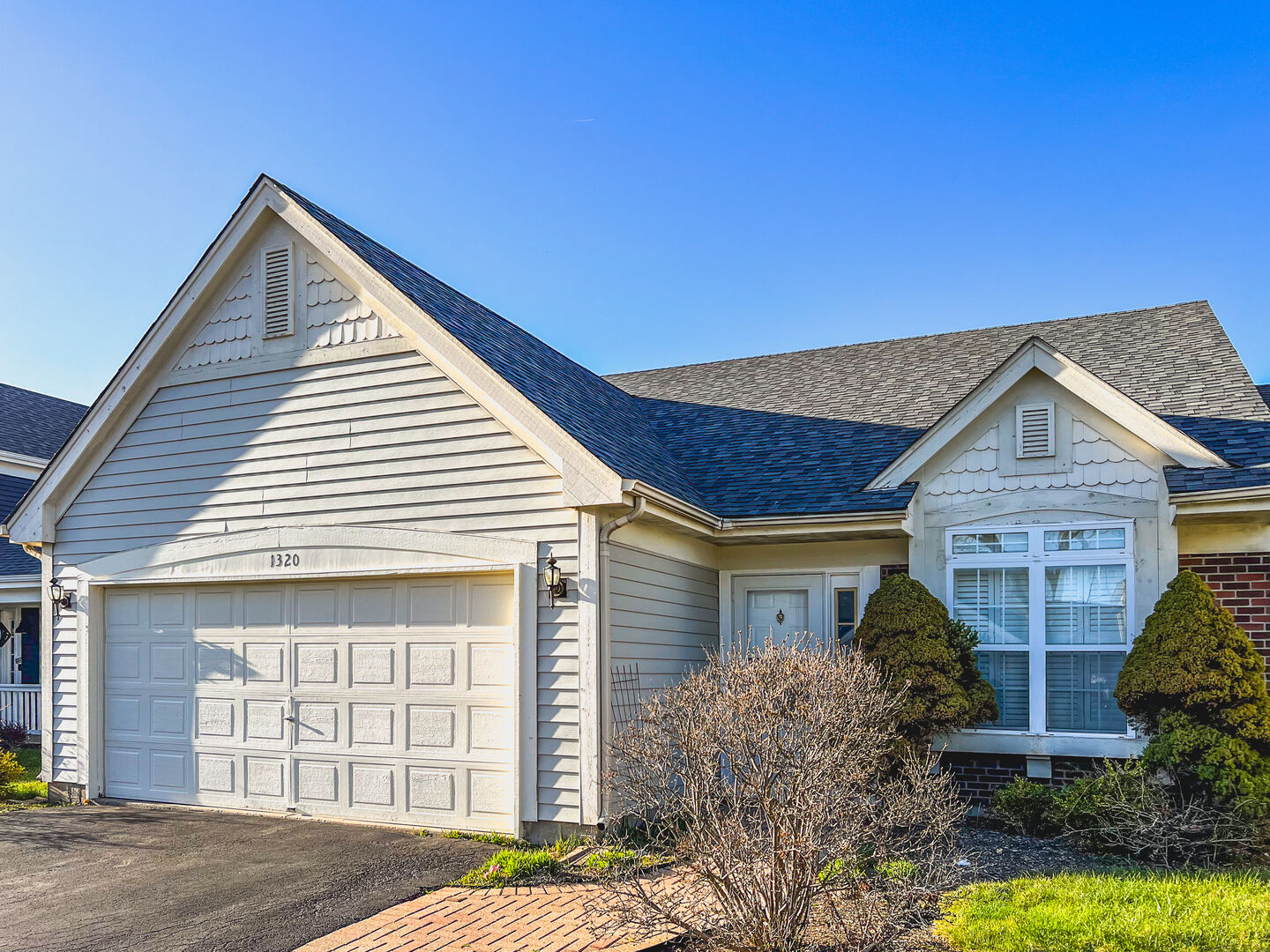 Property Photo:  1320 Darnell Drive  IL 60060 