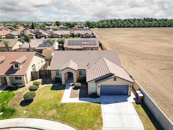 Property Photo:  10825 Coronado Pointe  CA 93311 