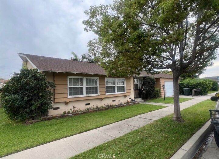 Property Photo: 6460 Dos Rios CA 90240