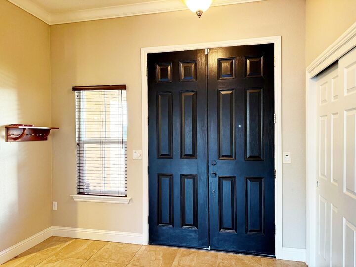 Property Photo: 510 Stonehaven Drive CA 93635