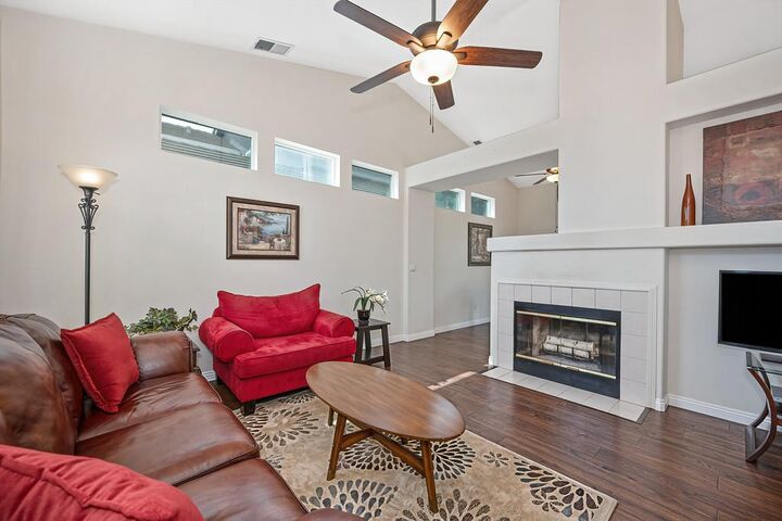 Property Photo: 9448 Plainoak Way CA 95758