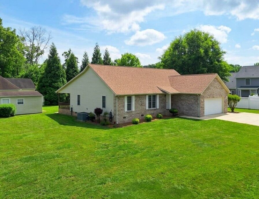Property Photo: 38 Murray Lake Dr TN 37398