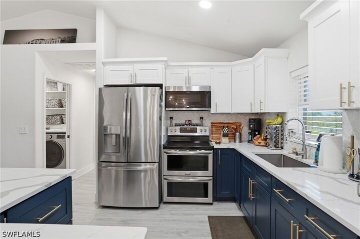 Property Photo: 1108 Plumosa Avenue FL 33972