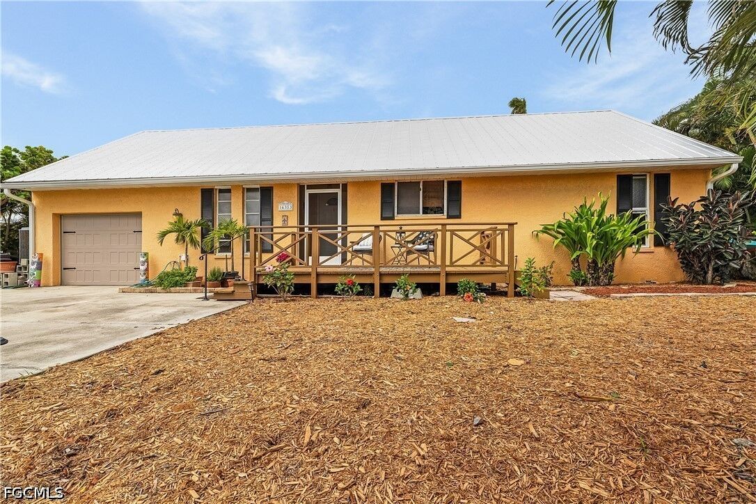 Property Photo:  16353 Buccaneer Street  FL 33922 