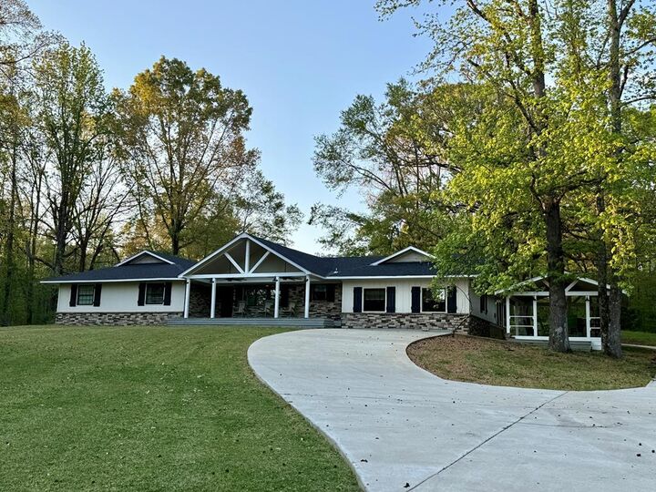 Property Photo:  1250 Friendship Road East  MS 38921 