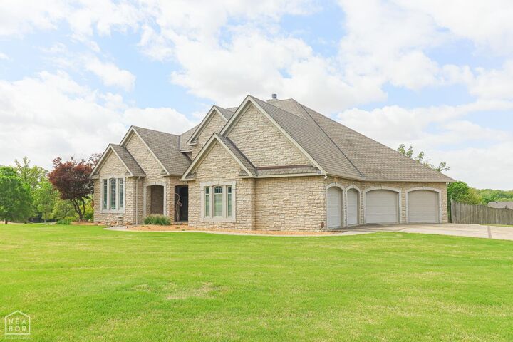 Property Photo:  401 Huntcliff Drive  AR 72404 