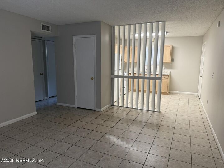 Property Photo: 5120 Westchase Court FL 32210