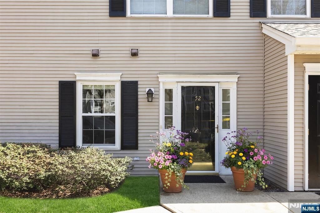 Property Photo:  52 Greenbrook Drive 52  NJ 07003 
