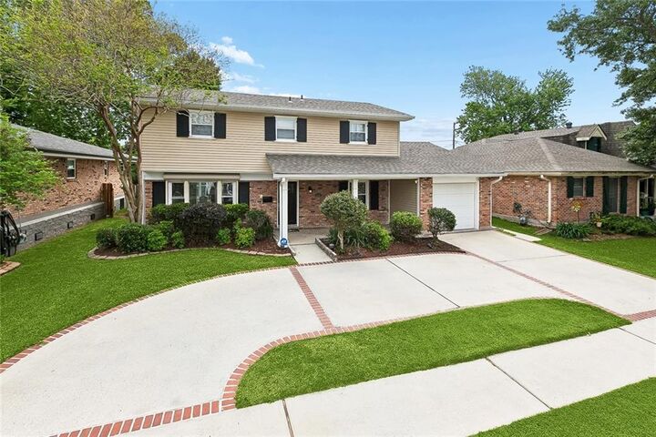 Property Photo:  2101 Riviere Avenue  LA 70003 