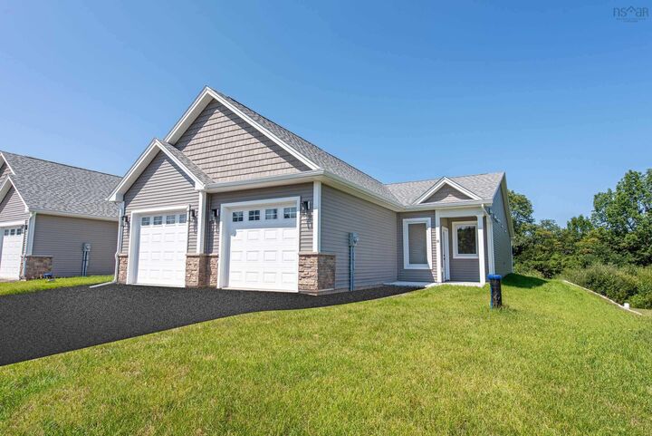15 Seyval Drive — photo 1
