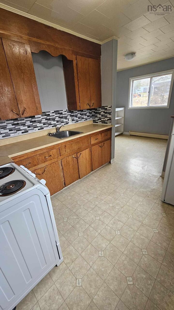 15 Pool Road — photo 1