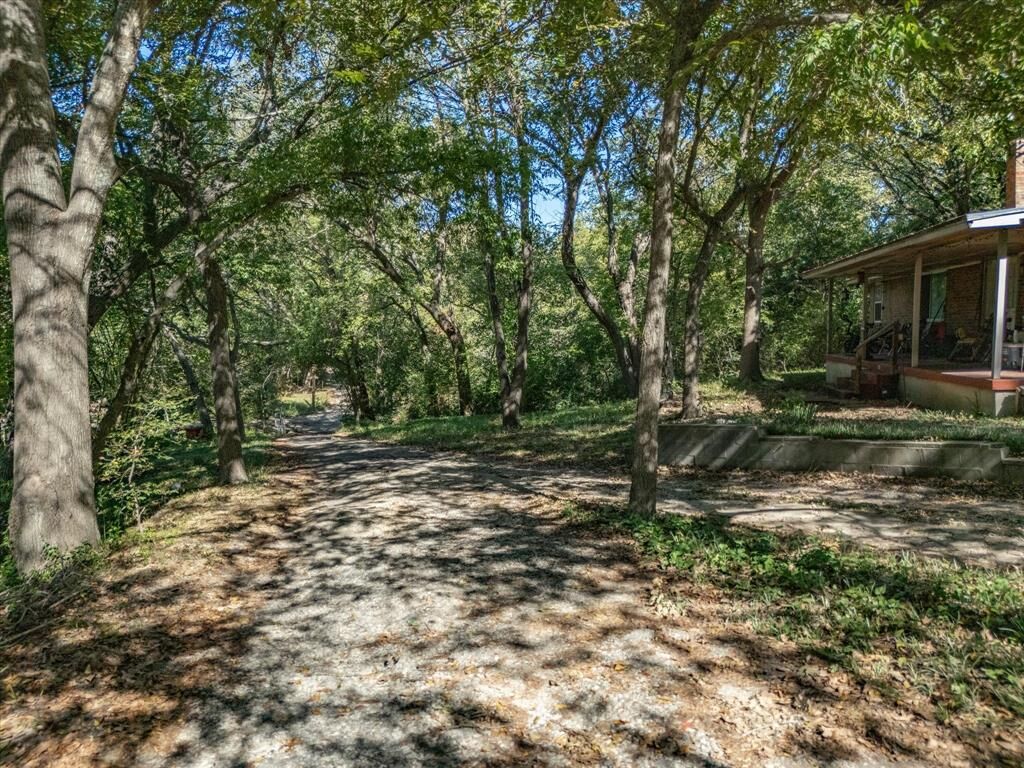 Property Photo:  121 Little John Drive  TX 75115 