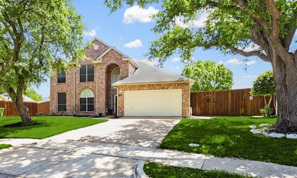 Property Photo:  2300 Pinehurst Drive  TX 76028 