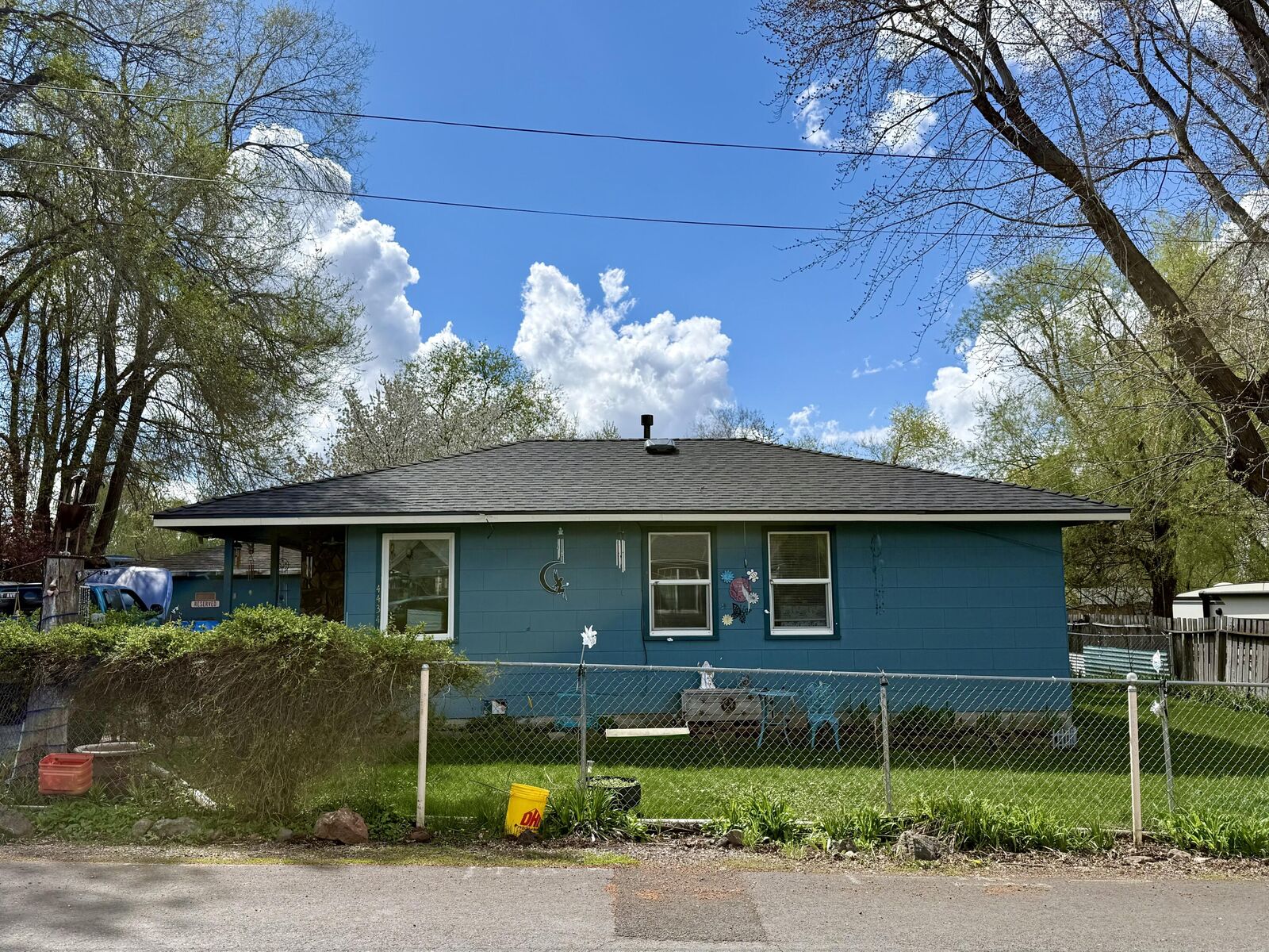 Property Photo: 4434 Bryant Avenue OR 97603