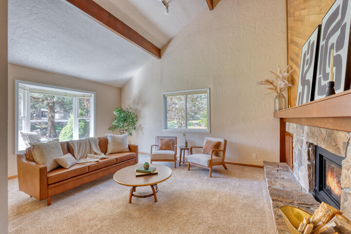 Property Photo: 60596 Springtree Court OR 97702