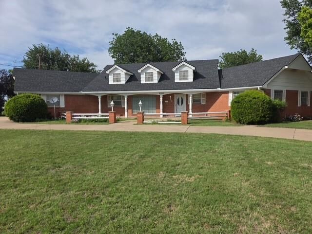Property Photo:  1000 N Byers Avenue  OK 73554 