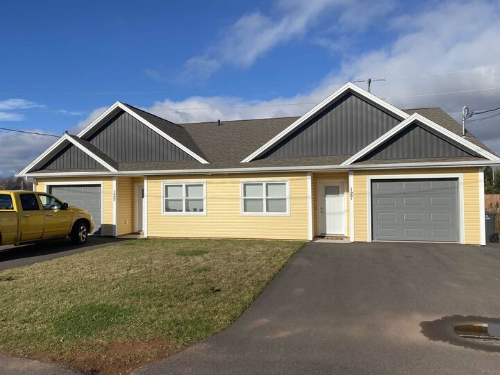125 Oak Drive — photo 1