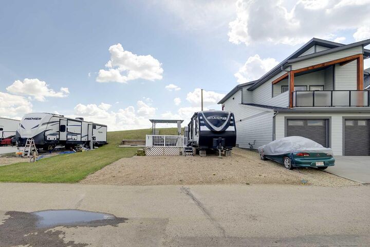 Property Photo: 25054 South Pine Lake Road 6116 AB T0M 1R0