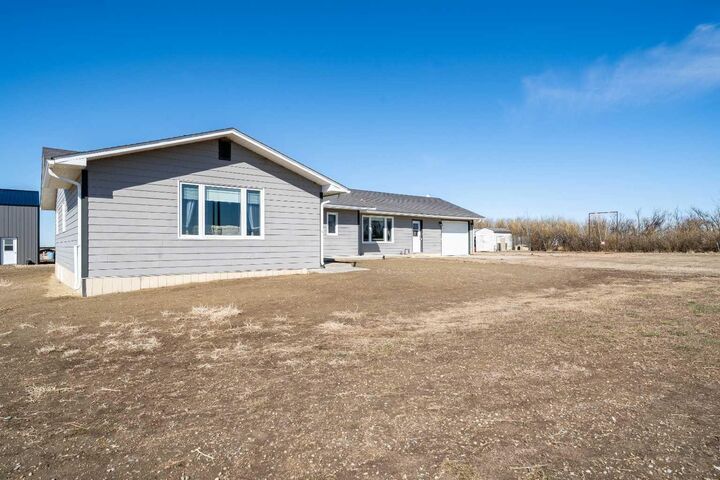 Property Photo: 95012 Range Road 105 AB T0K 0G0
