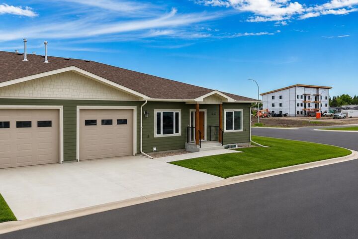 Property Photo: 242 Parkview Lane W AB T0K 0G0