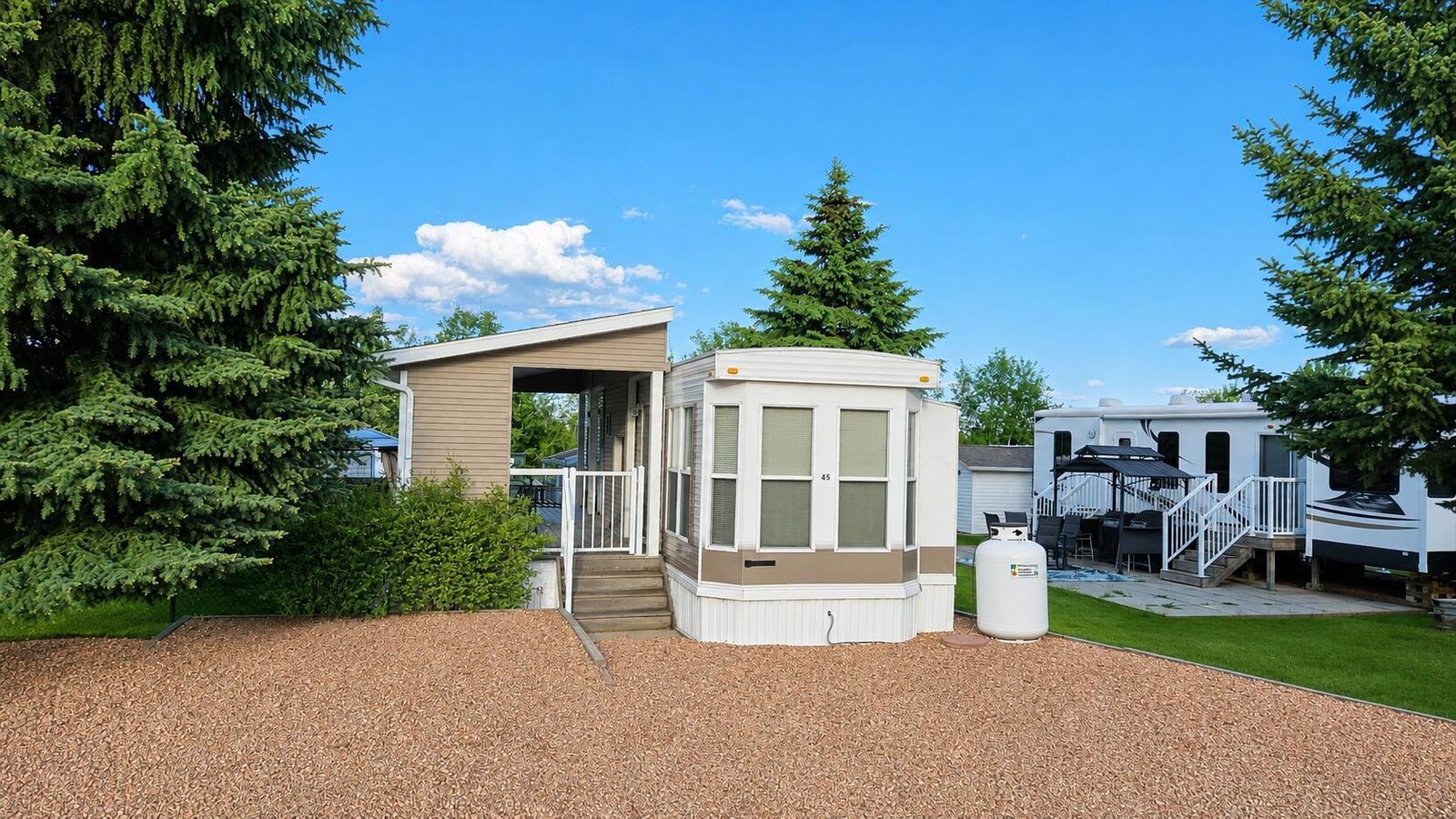 Property Photo: 45 Points West Resort AB T4S 1T3