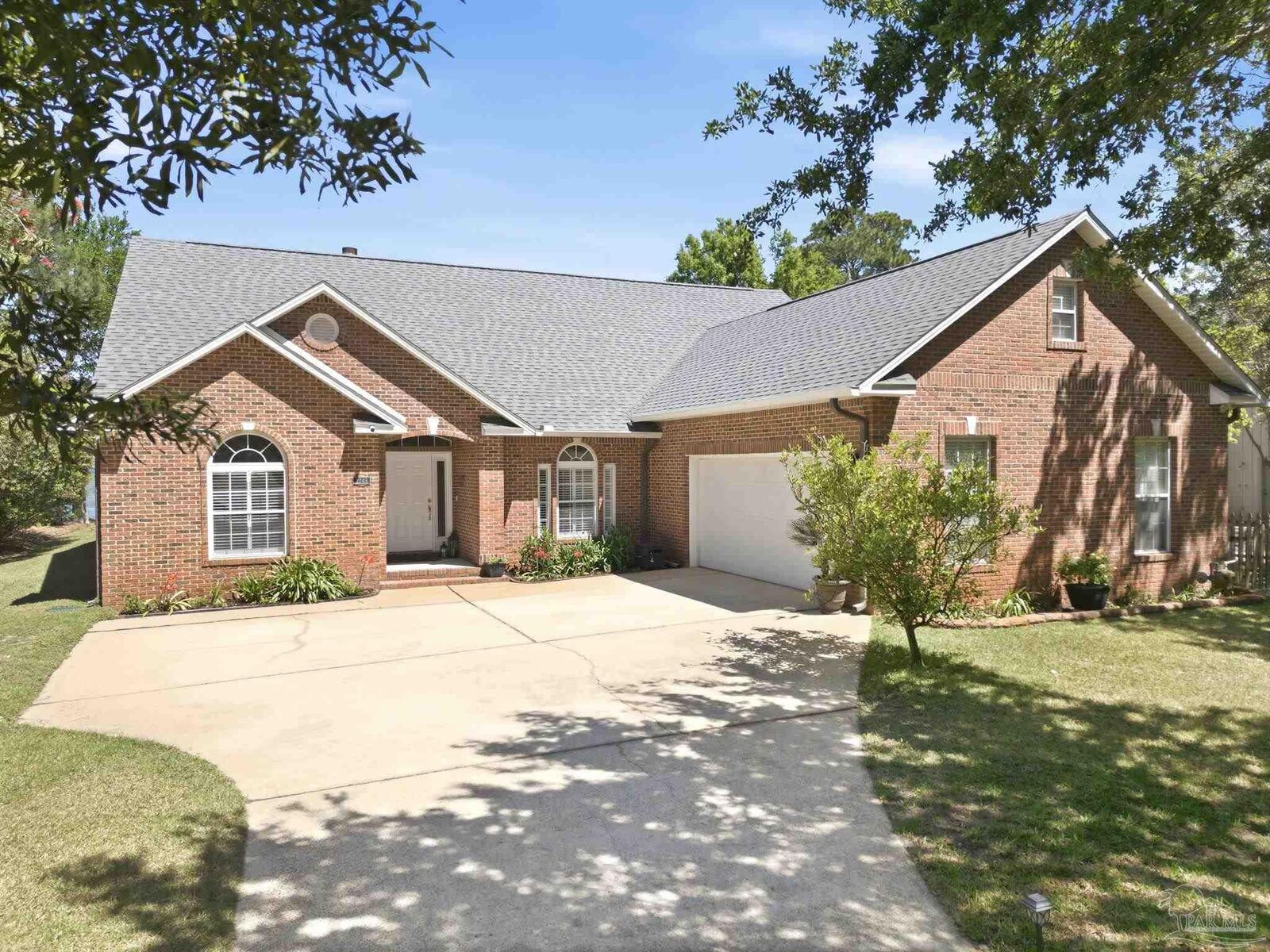 Property Photo: 2748 Sunrunner Ln FL 32563