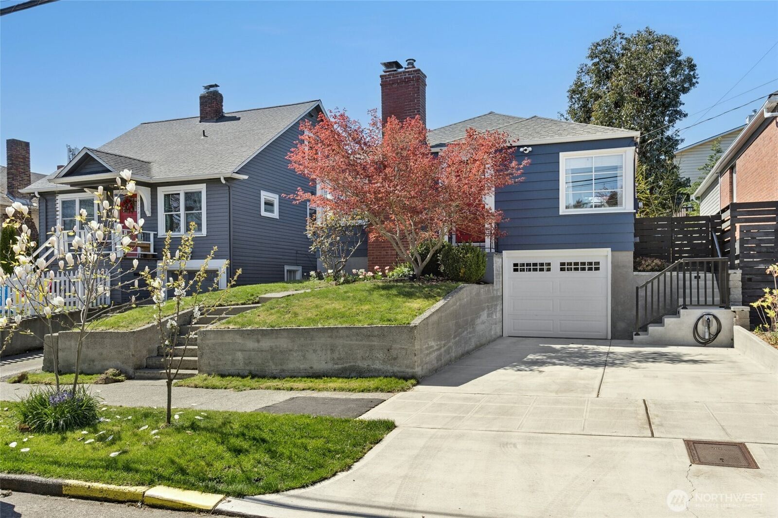 Property Photo:  3919  Midvale Avenue N  WA 98103 