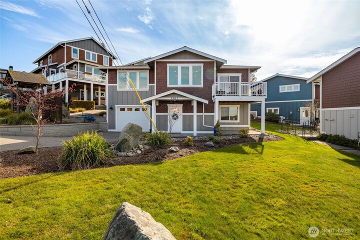 Property Photo:  3903  Isle Way  WA 98221 