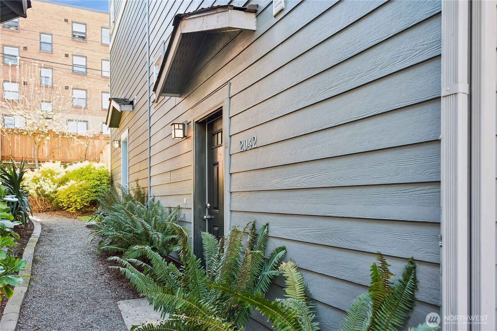Property Photo:  2042  Franklin Avenue E A  WA 98102 