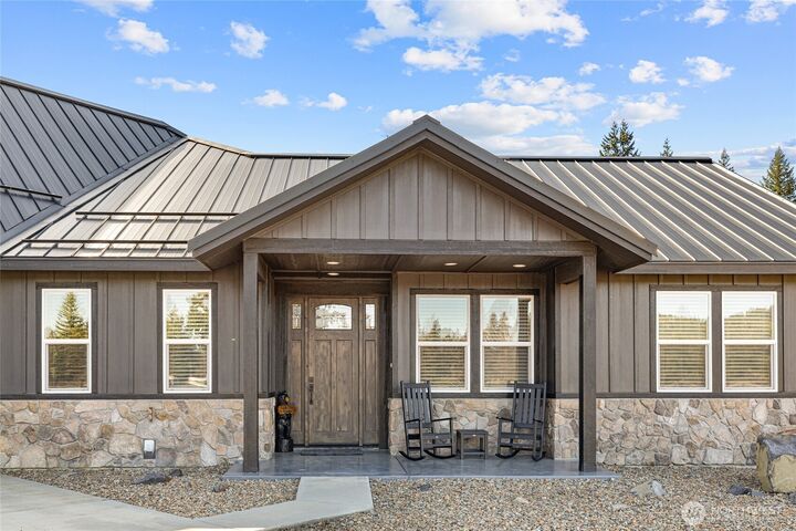 Property Photo:  41  Darling Way  WA 98922 