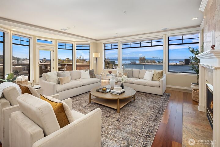 Property Photo:  111  Main Street 203  WA 98020 