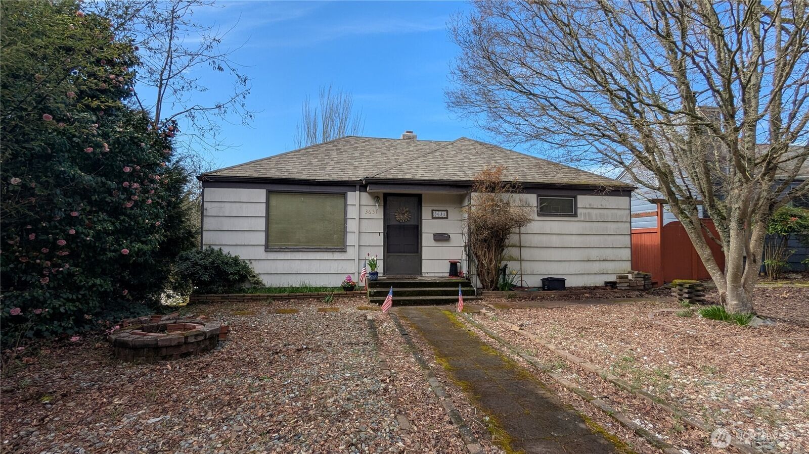 Property Photo:  3631  32nd Avenue W  WA 98199 