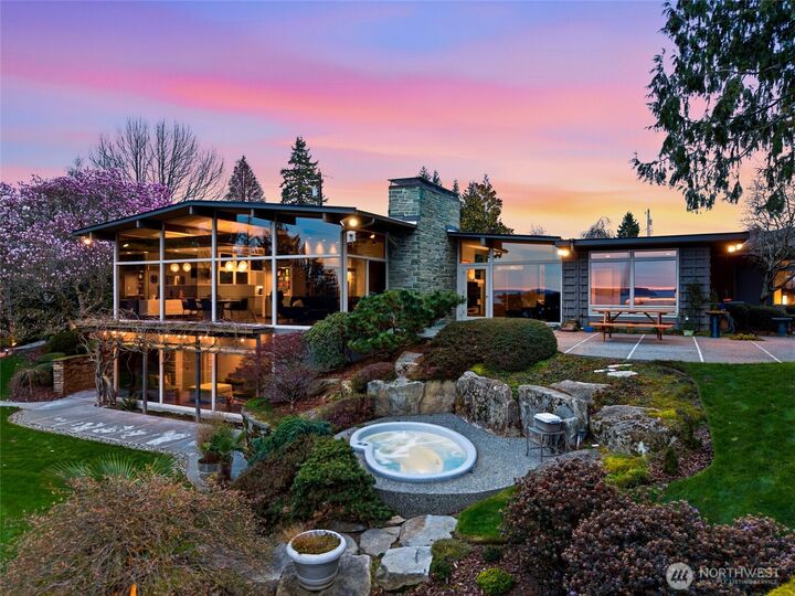 Property Photo:  316  Heather Road  WA 98203 