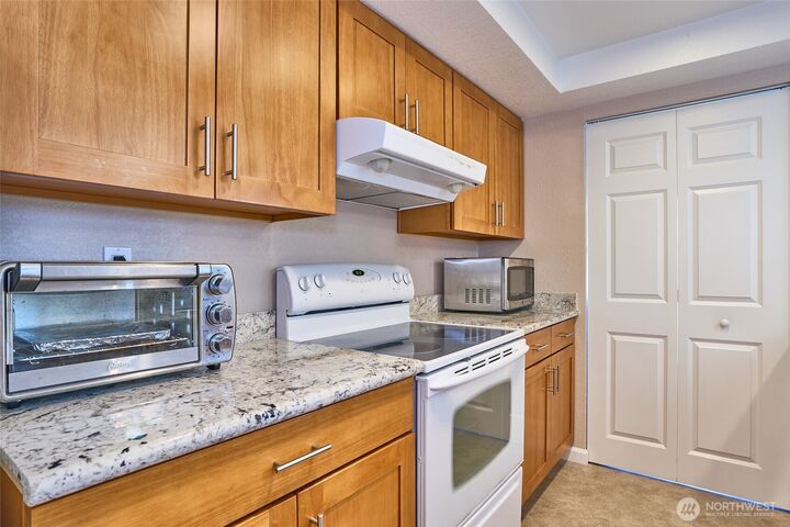 Property Photo:  23617  112th Avenue SE F202  WA 98031 