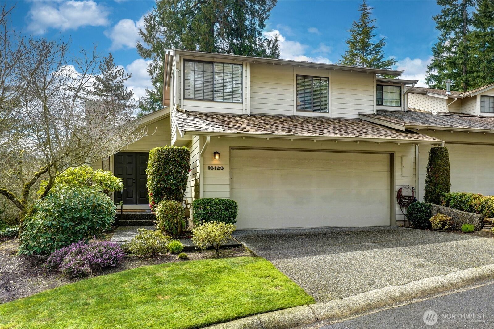 Property Photo:  16125 SE 33rd Circle  WA 98008 