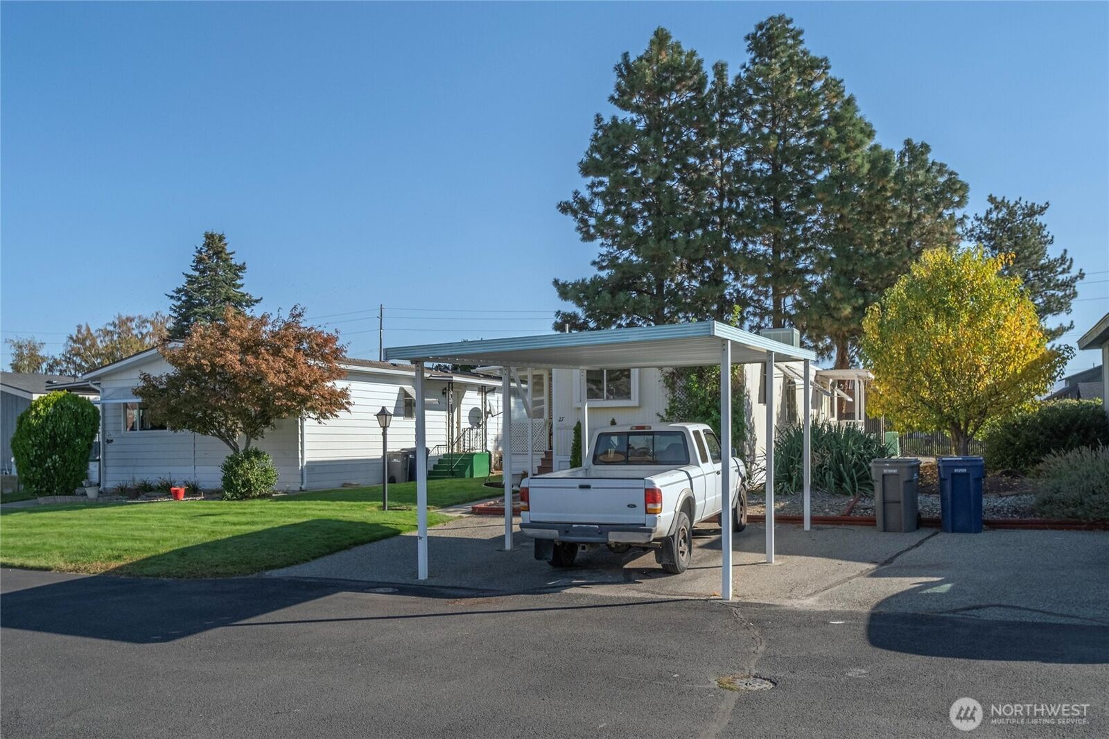 Property Photo:  1608 N Western 27  WA 98801 