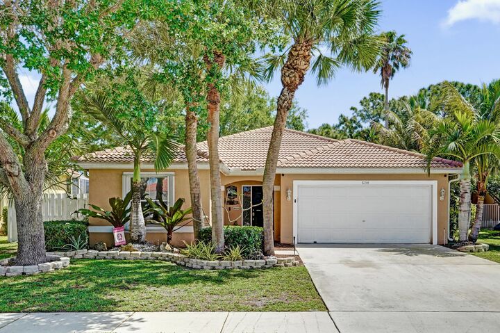 Property Photo:  6214 Sand Hills Circle  FL 33463 