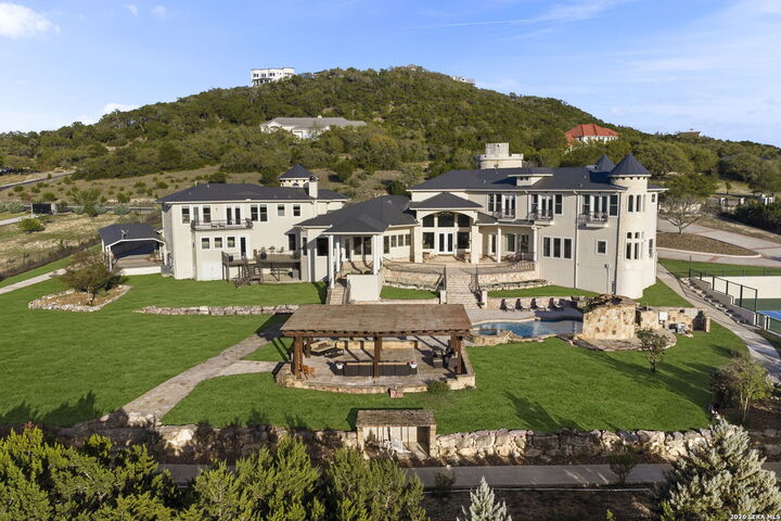 Property Photo: 6762 Manor Hl TX 78257