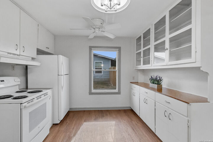 Property Photo:  1411 E Corpus Christi St  TX 78102 