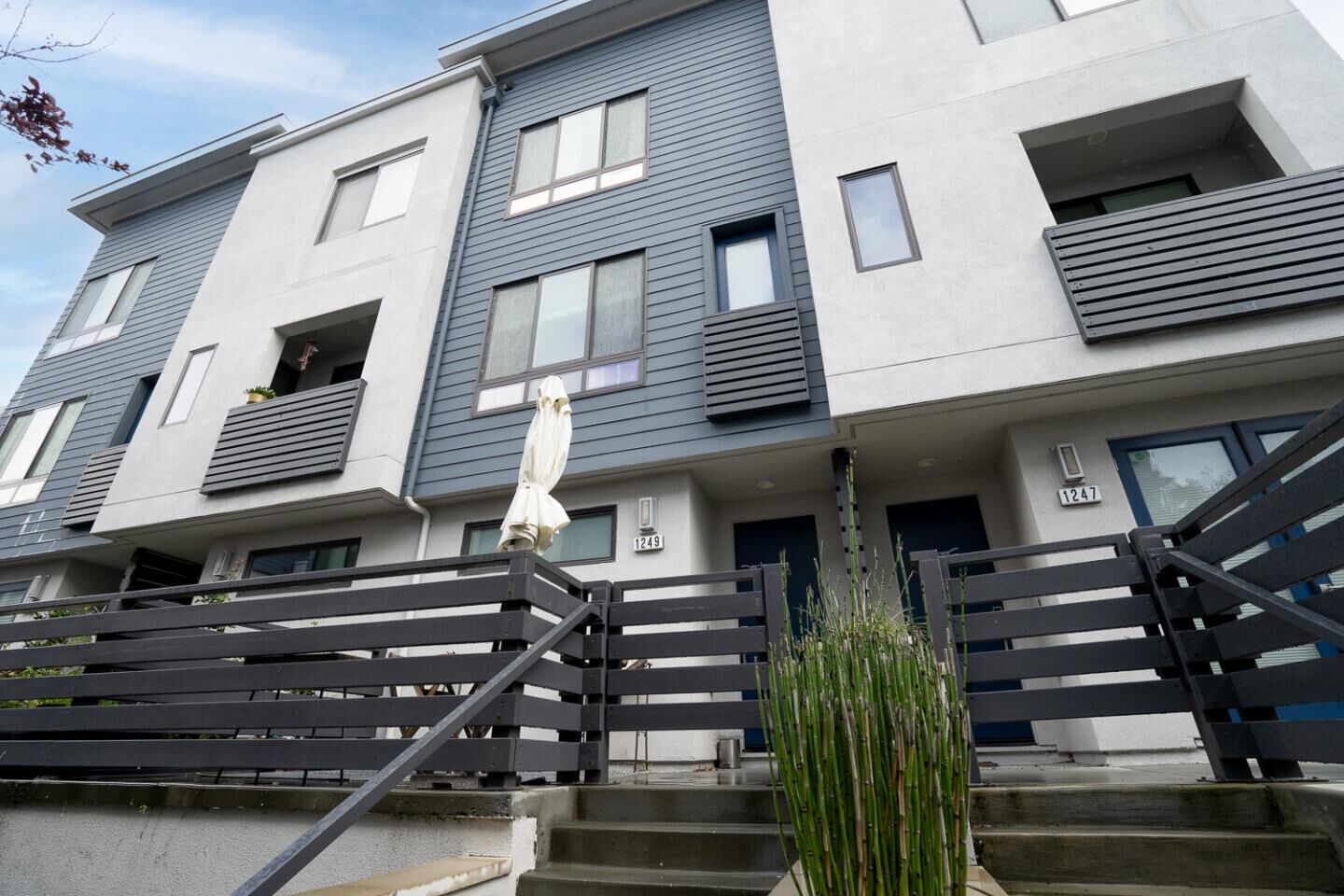 Property Photo:  1249 Edgewood Way  CA 94080 