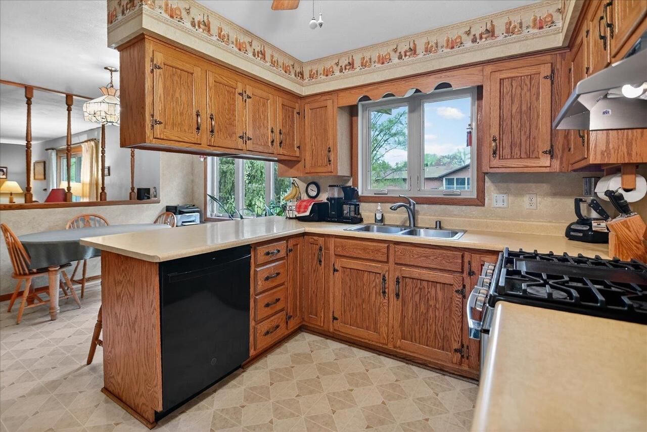 Property Photo: 508 Woodvale Drive WI 53532