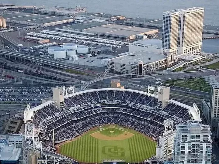 Property Photo: 325 7th Ave 1301 CA 92101