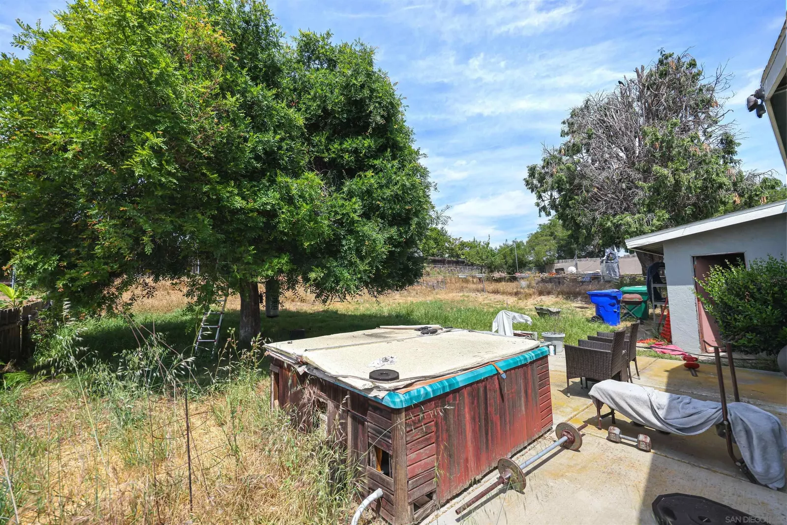 Property Photo: 6228 Calle Pavana CA 92139