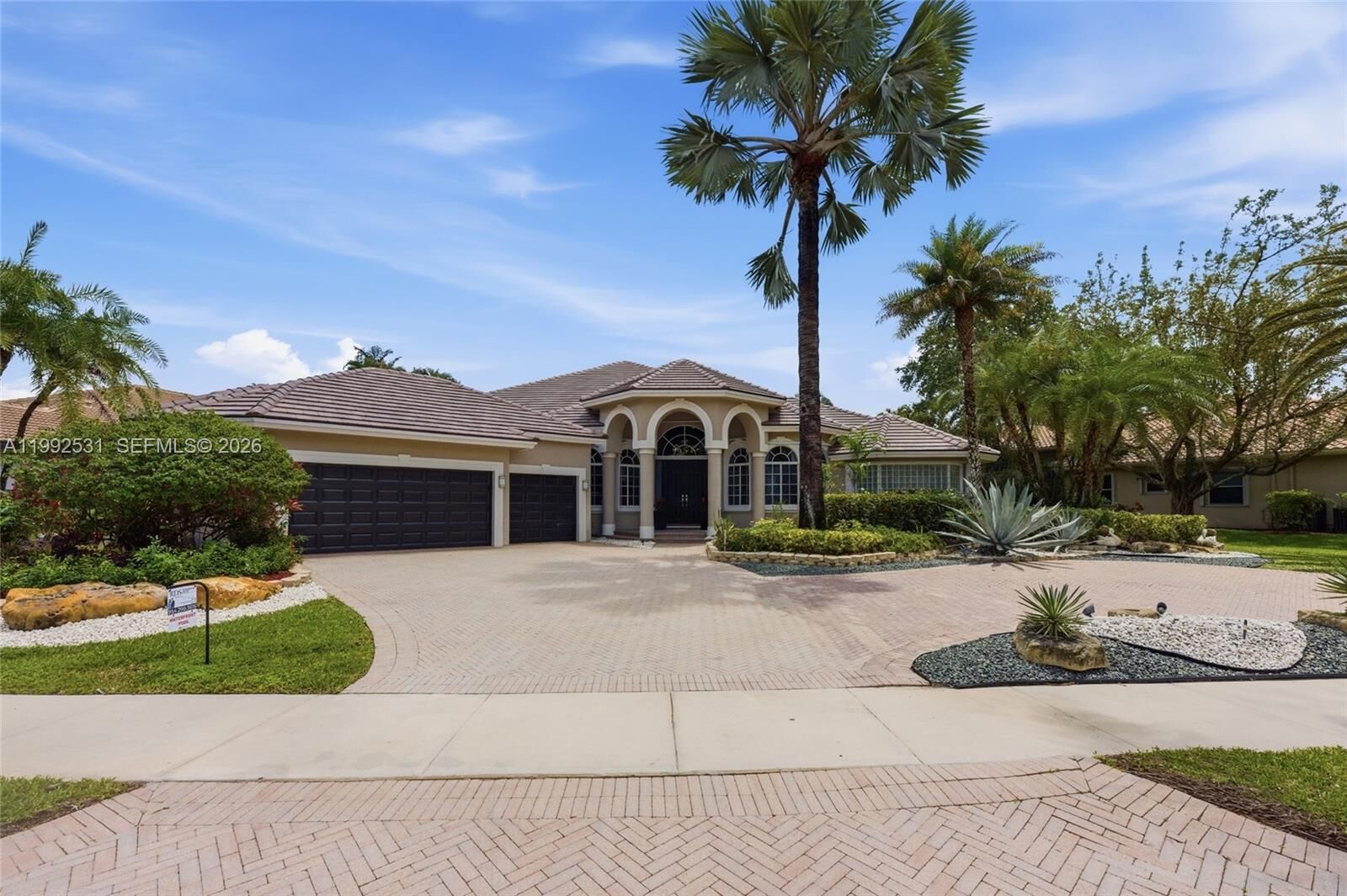 Property Photo:  2488 Provence Cir  FL 33327 