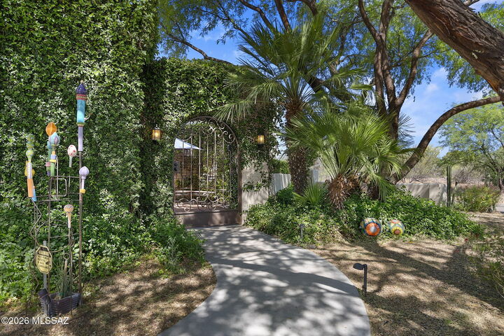 Property Photo:  152 Avenida De Otero  AZ 85646 