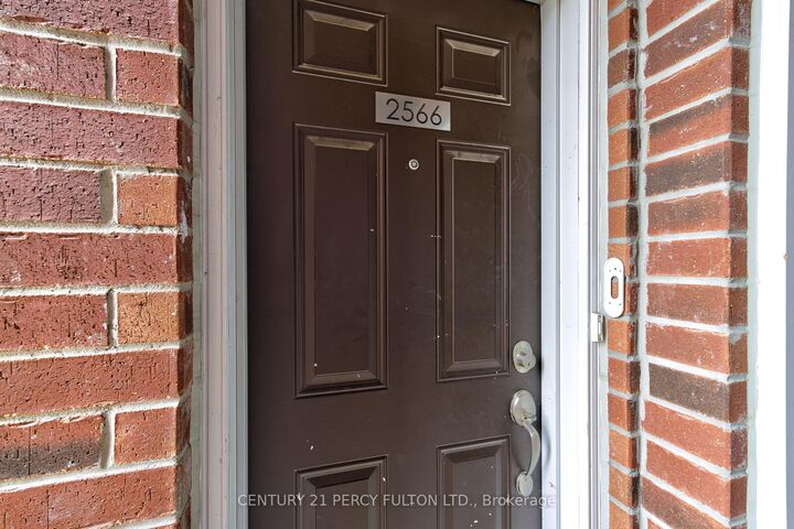 Property Photo:  2566 William Jackson Drive  ON L1X 0E5 