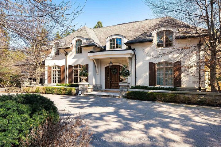 Property Photo:  2096 Lakeshore Road E  ON L6J 1M3 