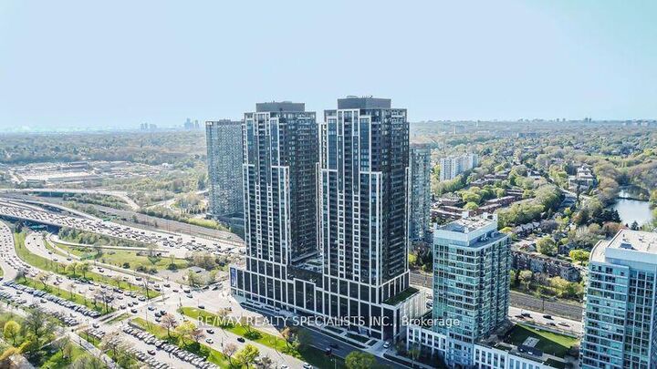 Property Photo:  1926 Lakeshore Boulevard W 3711  ON M6S 1A1 