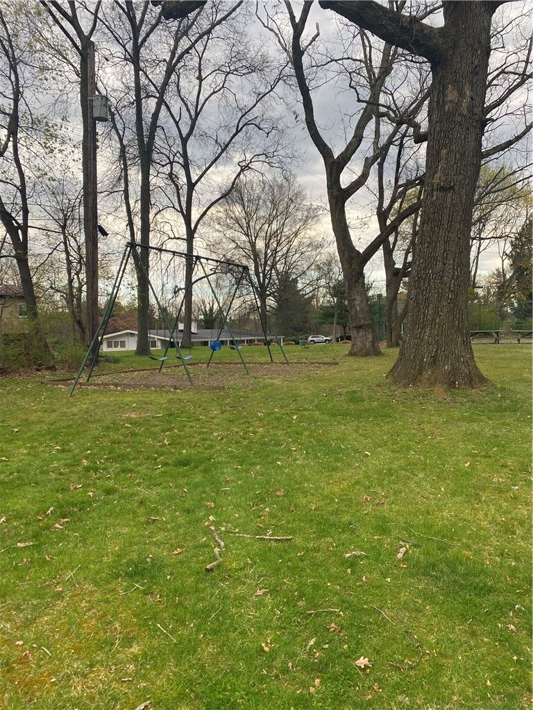 Property Photo:  110 Circle Dr  PA 15237 