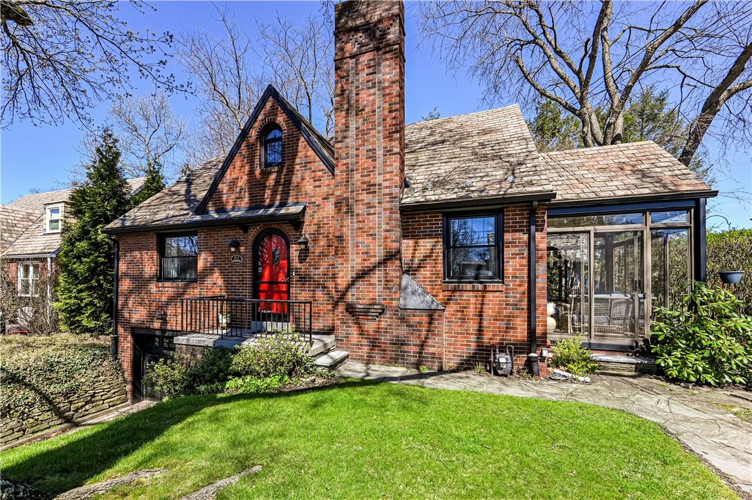 Property Photo:  217 Monroe Dr  PA 15229 